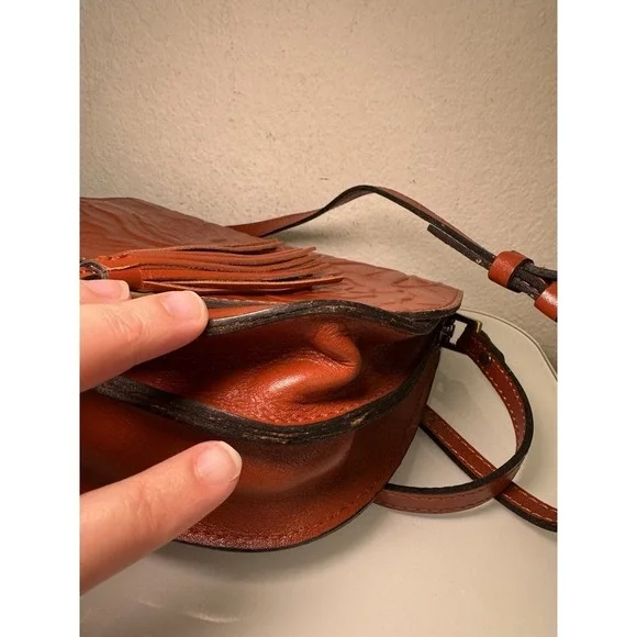 Patricia Nash Brinlee Leather Saddle Crossbody Bag Tassel Brown Cinnamon Tooled - Picture 13 of 16
